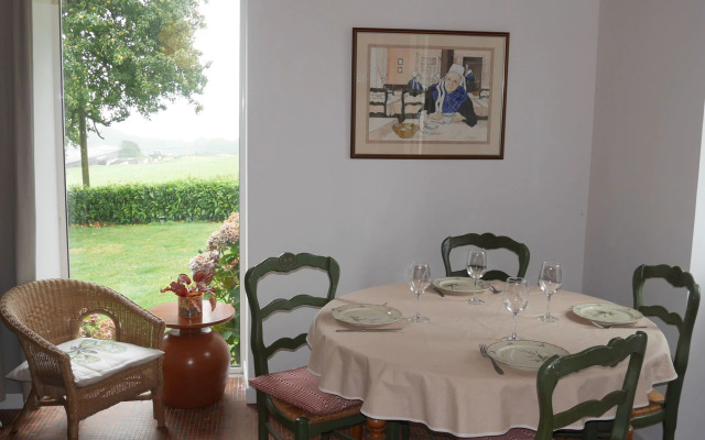 Holiday Home With sea Views, Tregarvan