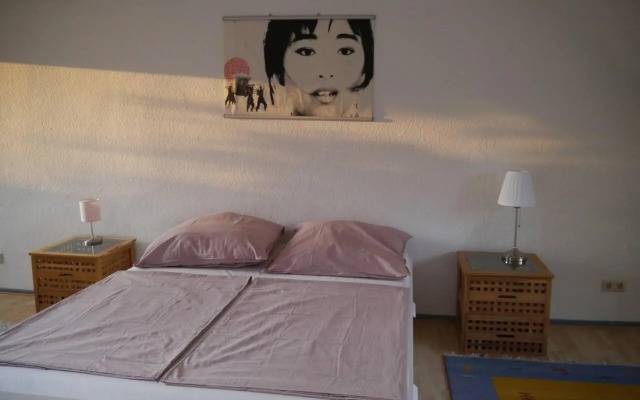 Sonniges Häuschen mit Garten