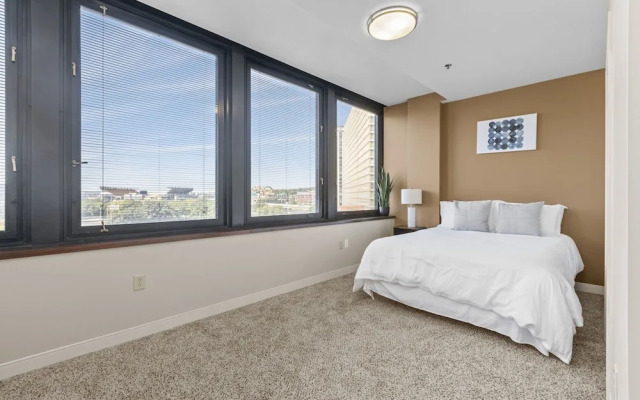 Sleek 2BR Downtown Retreat with Gym