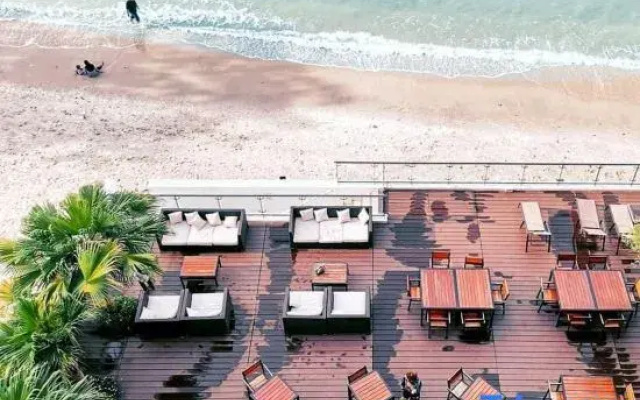 Tanjung Bungah 5BR Villa w pool 20pax