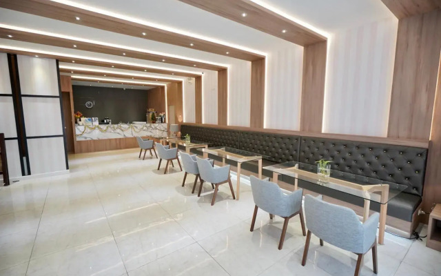 SunSeaSand Hotel (Patong) (SHA Certified)