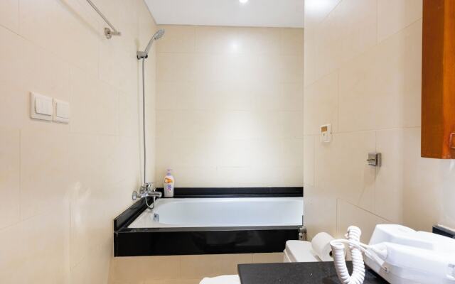 Night Life Lancaster 1br GymBarJapTown