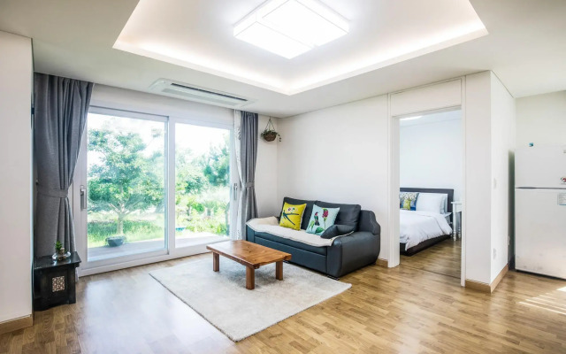 Seogwipo Etier Resort