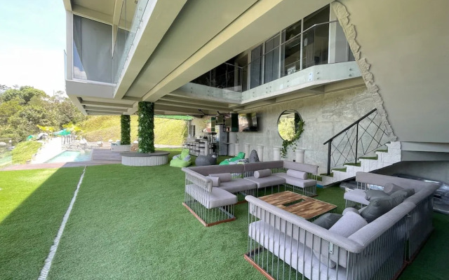 EleMYNT LifeStyle Hotel