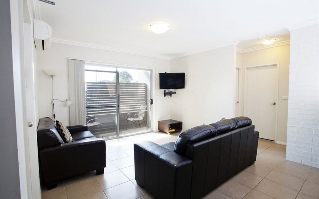Bluegum Apartments Newcastle – Guest Rooms – Newcastle
