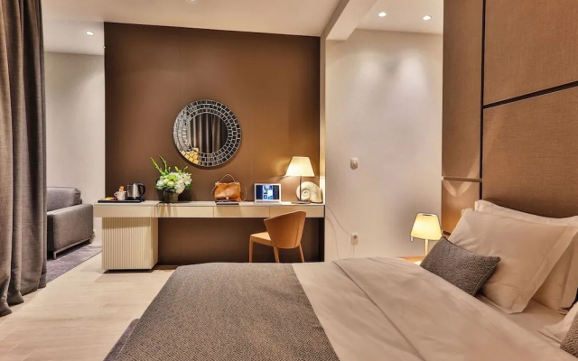 Avanti Hotel & Spa