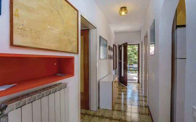 Awesome Apartment in Mali Losinj With Wifi and 3 Bedrooms