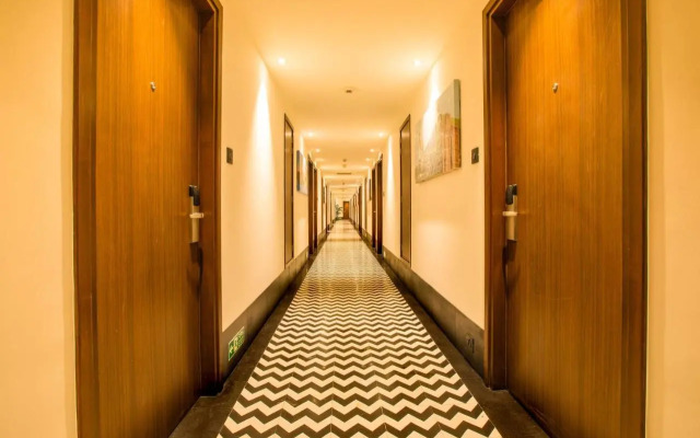 Lemon Tree Premier City Center Pune