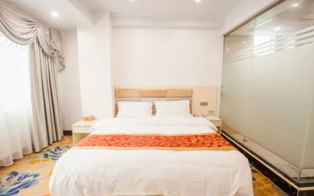 Chaoping Xinyue Hotel