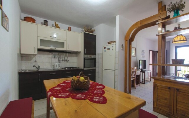 Awesome Home in Racisce With Wifi and 4 Bedrooms