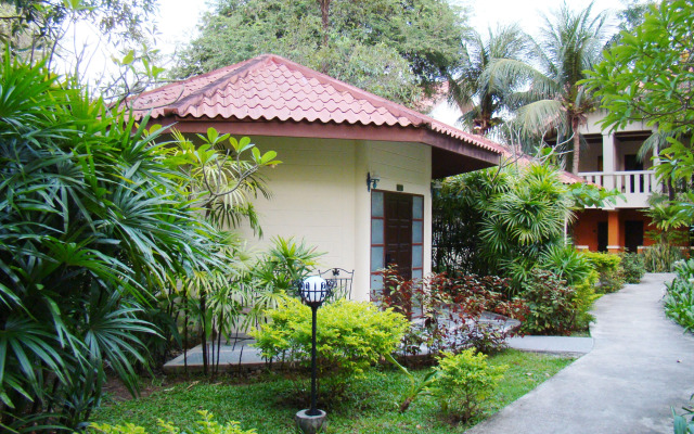 Phuket Leelavadee Hua Ting Resort