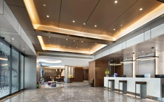 Hampton by Hilton Zhumadian Sports Center