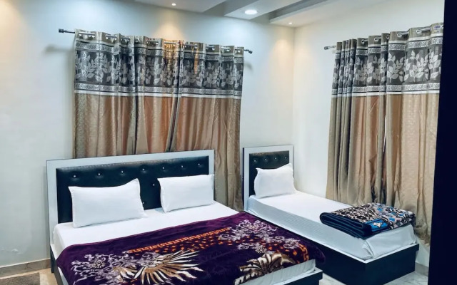 Goroomgo Yuvraj Residency Amritsar