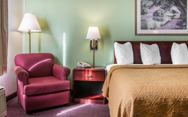 Quality Inn Toledo Airport