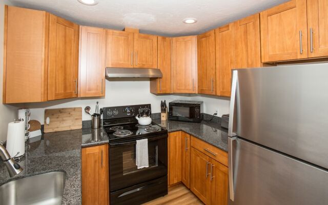 Crockett Rocket - Heart of Seattle - Sleeps 12