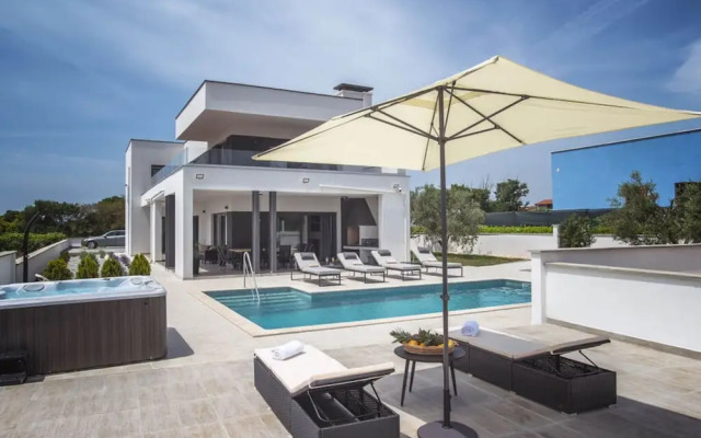 Villa Una Comfortable Holiday Residence