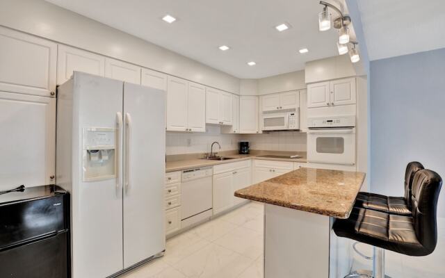 Destination Stays-Ocean View Condo Miami