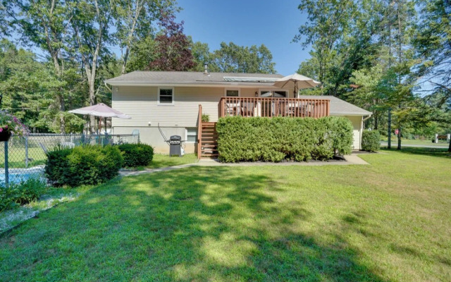 Saratoga Springs Haven w/ Pool + Fire Pit!