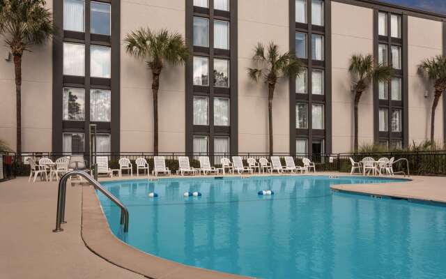 Wyndham Garden Summerville