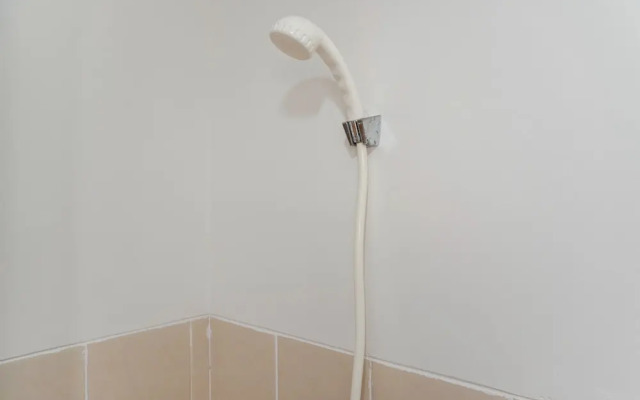 Homey And Minimalist Studio At Loftvilles City Apartment