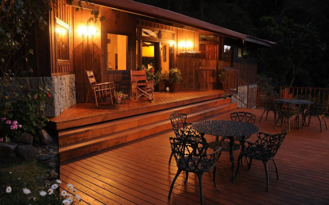 Trogon Lodge