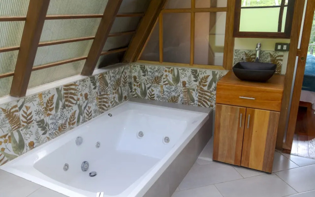 Sacha Urco Lodge Nature Hideaway Cabins