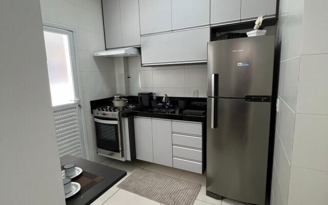 Apto Charmoso com Sacada Gourmet na melhor Praia