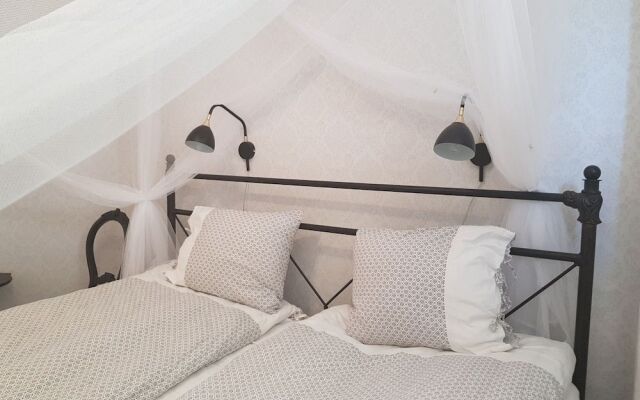 Ellas Bed & Breakfast