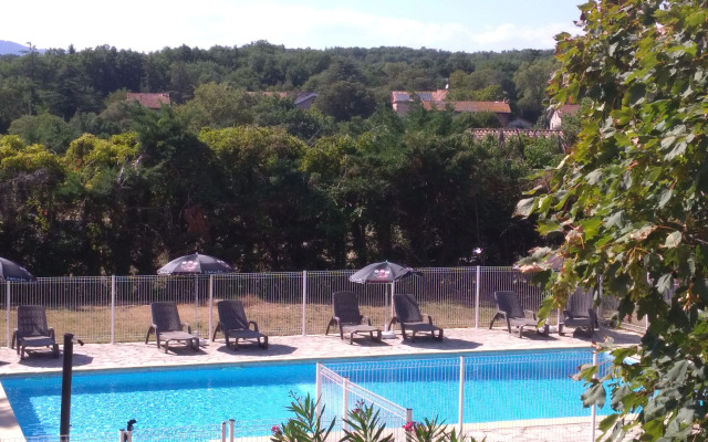 Hôtel Restaurant LES VOYAGEURS