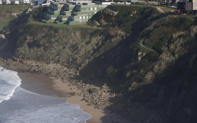Piso sobre mar junto al Faro de Suances