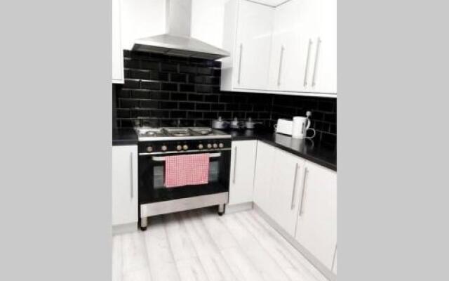 Gorgeous Stylish Cheri Victorian House In Manchester