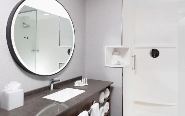 Courtyard by Marriott Memphis East/Galleria