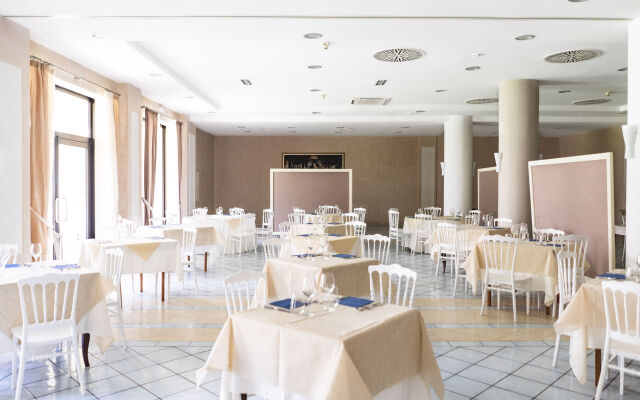 Mahara Hotel & Wellness