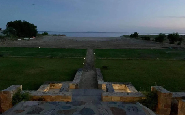 Evgatis Beach Luxury Apts