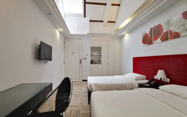 Santa Grand  East Coast, a NuVe Group Collection