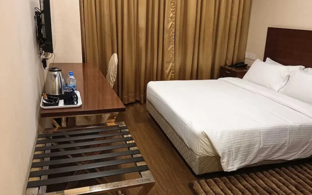Hotel Layalee Grande Chennai