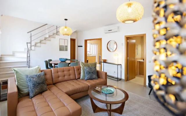 Pink House in Faro With 3 Bedrooms and 3 Bathrooms