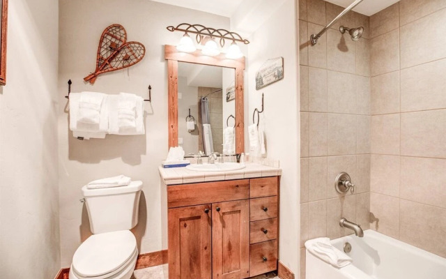 Ski-in 2 Bedroom Townhome at Mountain Thunder