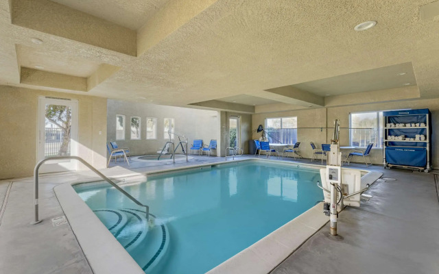 Comfort Inn Lathrop - Stockton Airport