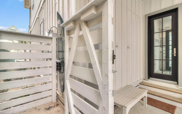 Sandy Cheeks 409 COA