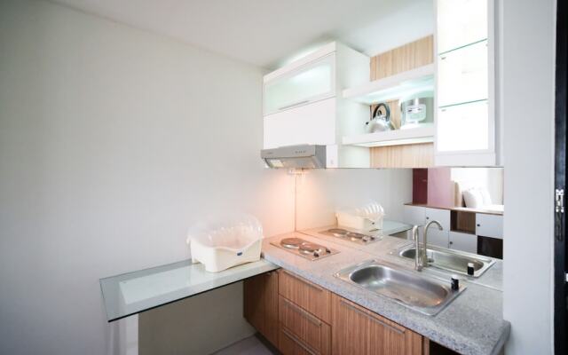 Best Choice And Homey Studio At The Square Apartment