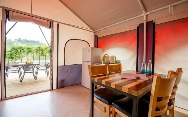 Four Seasons leisure town - Glamping