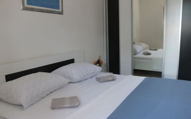 Beachfront Apartment Drazen, With Patio & Parking