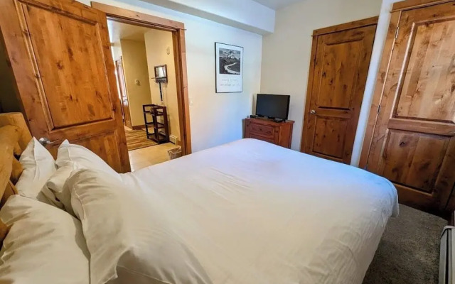 Antlers Gulch 501 by SummitCove Vacation Lodging