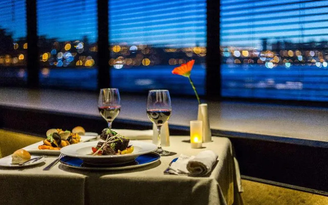 Radisson Acqua Hotel and Spa Concon