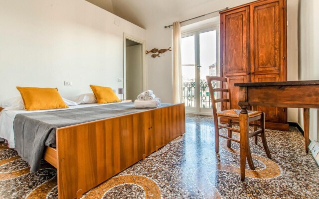Beautiful Apartment in Genova With Wifi and 4 Bedrooms