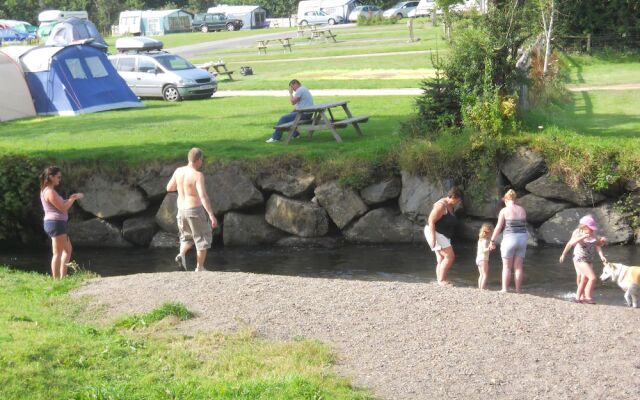 Riverside Caravan & Camping Park