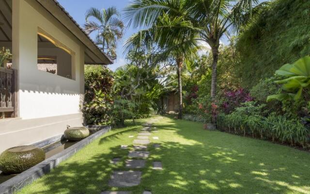 Villa Koyama by Villa Finder