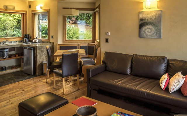 Lirolay Suites