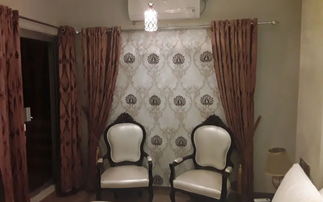 luxes Inn